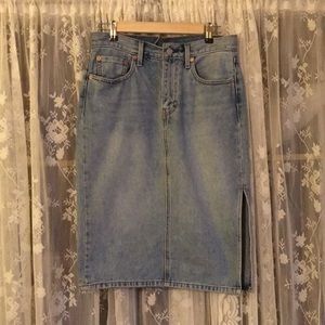 Levi’s pencil skirt